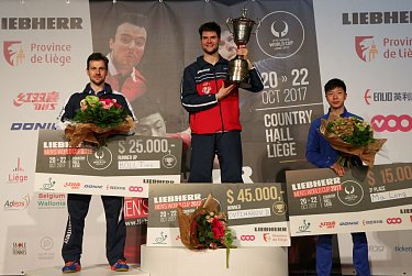 Олег Димов и Владимир Кияев поздравили игрока Оренбургского «Факел-Газпрома» – обладателя Кубка мира