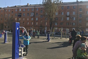 В территориях Оренбуржья торжественно открыты благоустроенные дворы