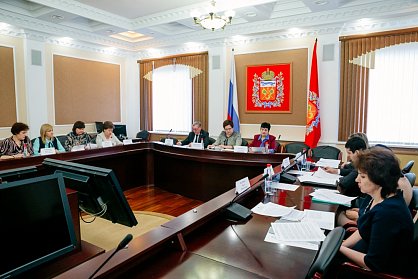 Законы социального характера
