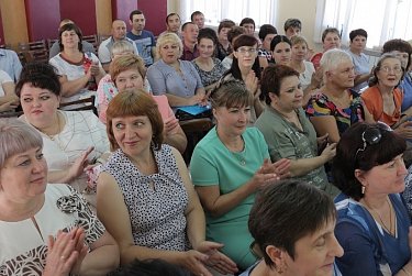 Иван Дикман вручил Почетные грамоты