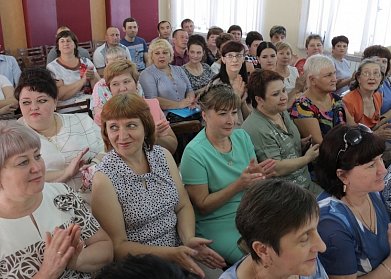 Иван Дикман вручил Почетные грамоты
