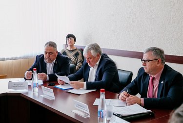 Совершенствуя областное законодательство