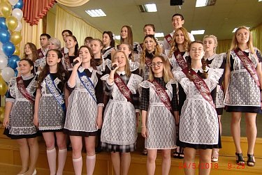 Депутаты поздравили выпускников Оренбуржья