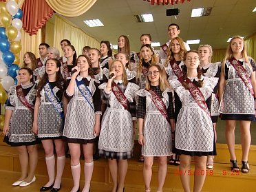 Депутаты поздравили выпускников Оренбуржья