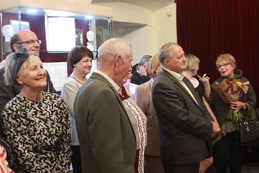 Депутаты поздравили скульптора Надежду Петину с юбилеем