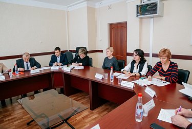 О назначении представителями общественности в квалификационной коллегии судей