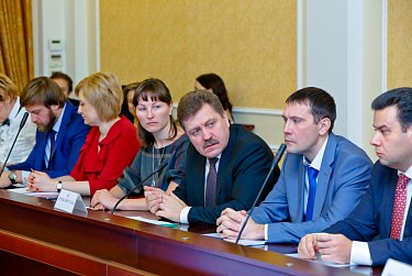 Депутаты приняли участие в заседании Инвестиционного совета области