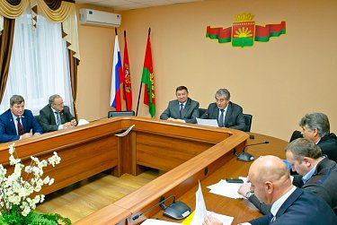 Депутаты провели День информации в Шарлыкском районе