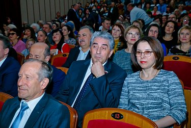 Депутаты поздравили с 50-летием ДК «Россия» 