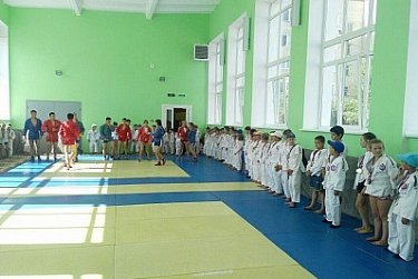 Спортивной школе Кувандыка – обновленный спортивный зал