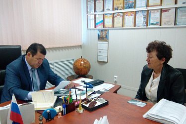 К депутату за помощью