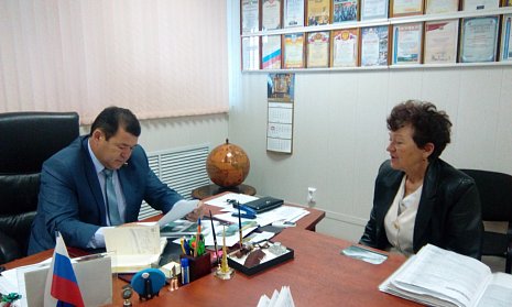К депутату за помощью