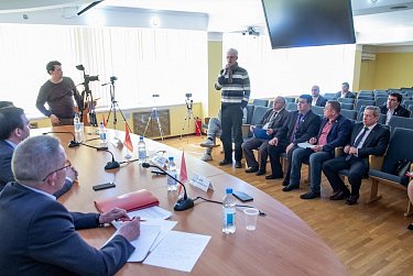 Депутаты-коммунисты провели пресс-конференцию