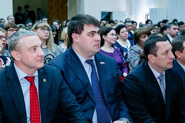 Россию строить молодым!