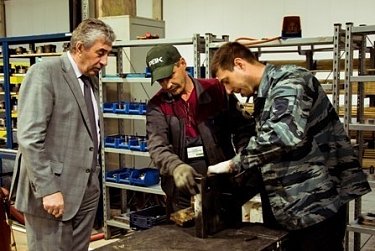 Депутаты посетили оренбургскую компанию «Пластик»