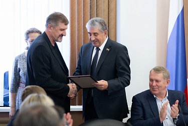 В областном парламенте приступят к рассмотрению бюджета