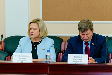 Поддержка семей с детьми, пожилых людей – основные направления соцполитики    