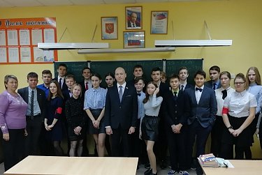 Урок проводит депутат