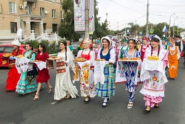 Орчане в День города получали подарки