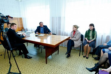 Депутаты провели День информации в Красногвардейском районе