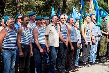 Олег Димов: «Традиции ветеранов десантных войск нужно передать будущим защитникам Отечества»