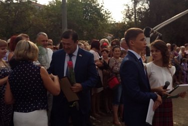 Депутаты пошли в школу