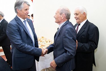 Депутаты чествовали ветеранов