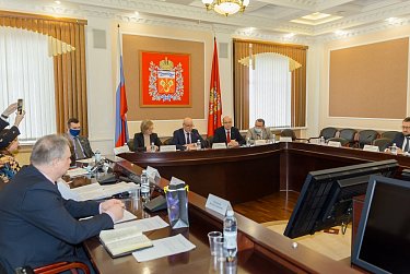 Ремонт школ с повестки не снимается