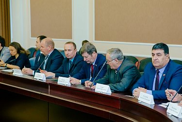 Геннадий Аверьянов: «В работе над бюджетом следует придерживаться системного подхода и мыслить стратегически»