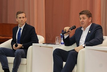 Сенатор Андрей Шевченко встретился с молодежью