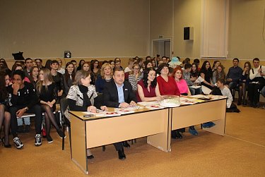 Клуб веселых и находчивых собирает друзей