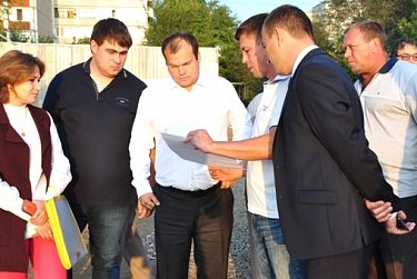 Дамир Фахрутдинов проконтролировал благоустройство дворов