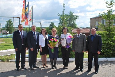 Депутаты поздравили социальных работников с профессиональным праздником