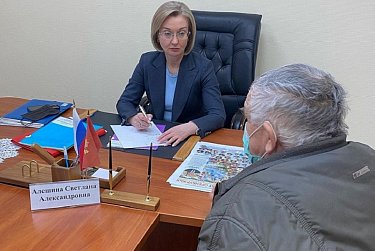 Депутаты провели приемы граждан