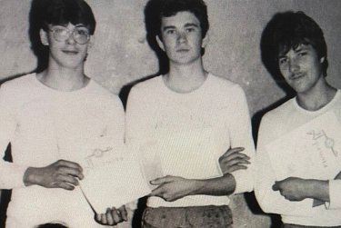 Лезвием подтирали помарки в тетрадях