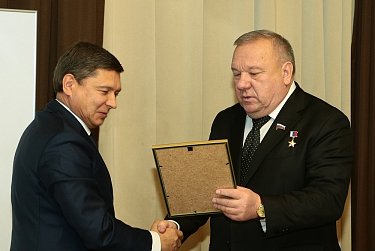 Владимир Кияев отмечен благодарностью Комитета Госдумы по обороне