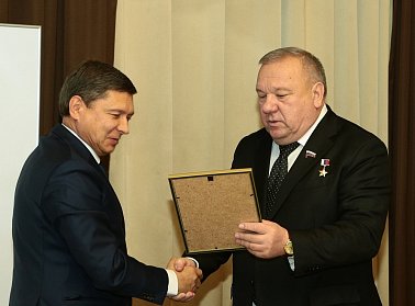 Владимир Кияев отмечен благодарностью Комитета Госдумы по обороне