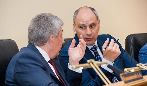 Губернатор отчитался перед депутатами Заксобрания