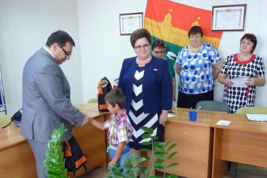 Депутаты пожелали хороших отметок