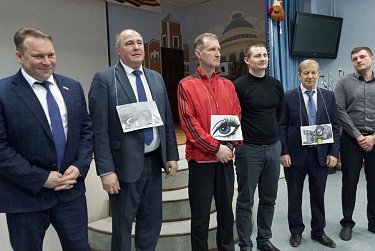 Бойцов угостили пирогами