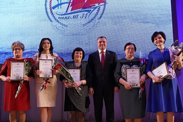 Олег Димов поздравил коллектив школы №34 областного центра