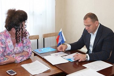 Депутаты провели приемы граждан