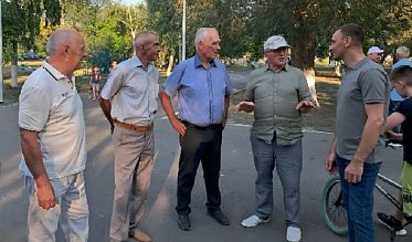 В Акбулакском районе благоустраивают село и укрепляют инфраструктуру