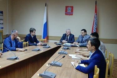 Сергей Бабин проинспектировал ход реконструкции Новотроицкого городского парка