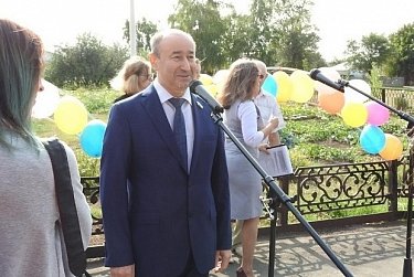 В День знаний Виктор Купчик посетил родную школу