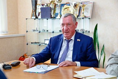 Олег Ванчинов и Сергей Салмин провели приемы граждан