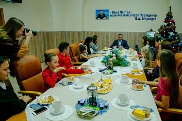 Особые подарки для особенных детей от Олега Димова