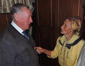Олег Ванчинов: «Во все времена в обществе с особым почтением относились к старшему поколению»