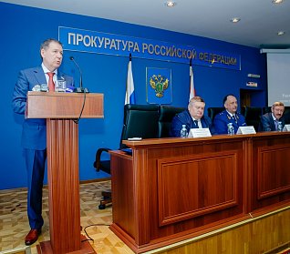 Александр Трубников: «Интересы депутатов и прокурорского корпуса в качестве законов тождественны»