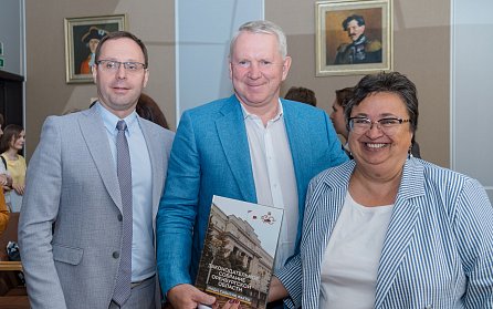 Состоялась презентация книги о региональном парламенте